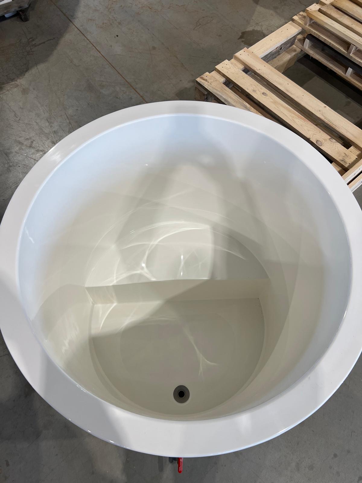 Banheira de Gelo Ergo com Máquina de Refrigeração e palete.