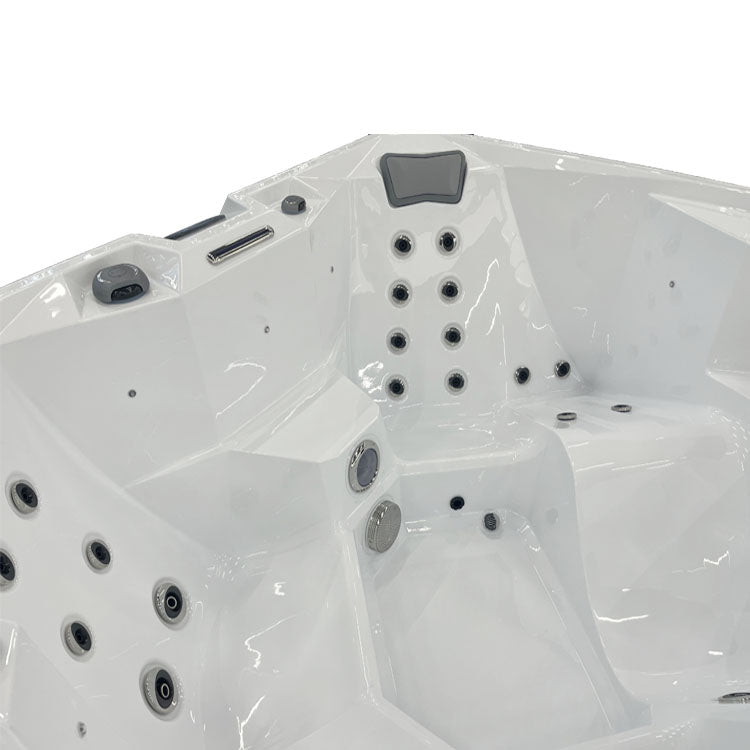 Jacuzzi Hydra 200 compacta com botões pretos.