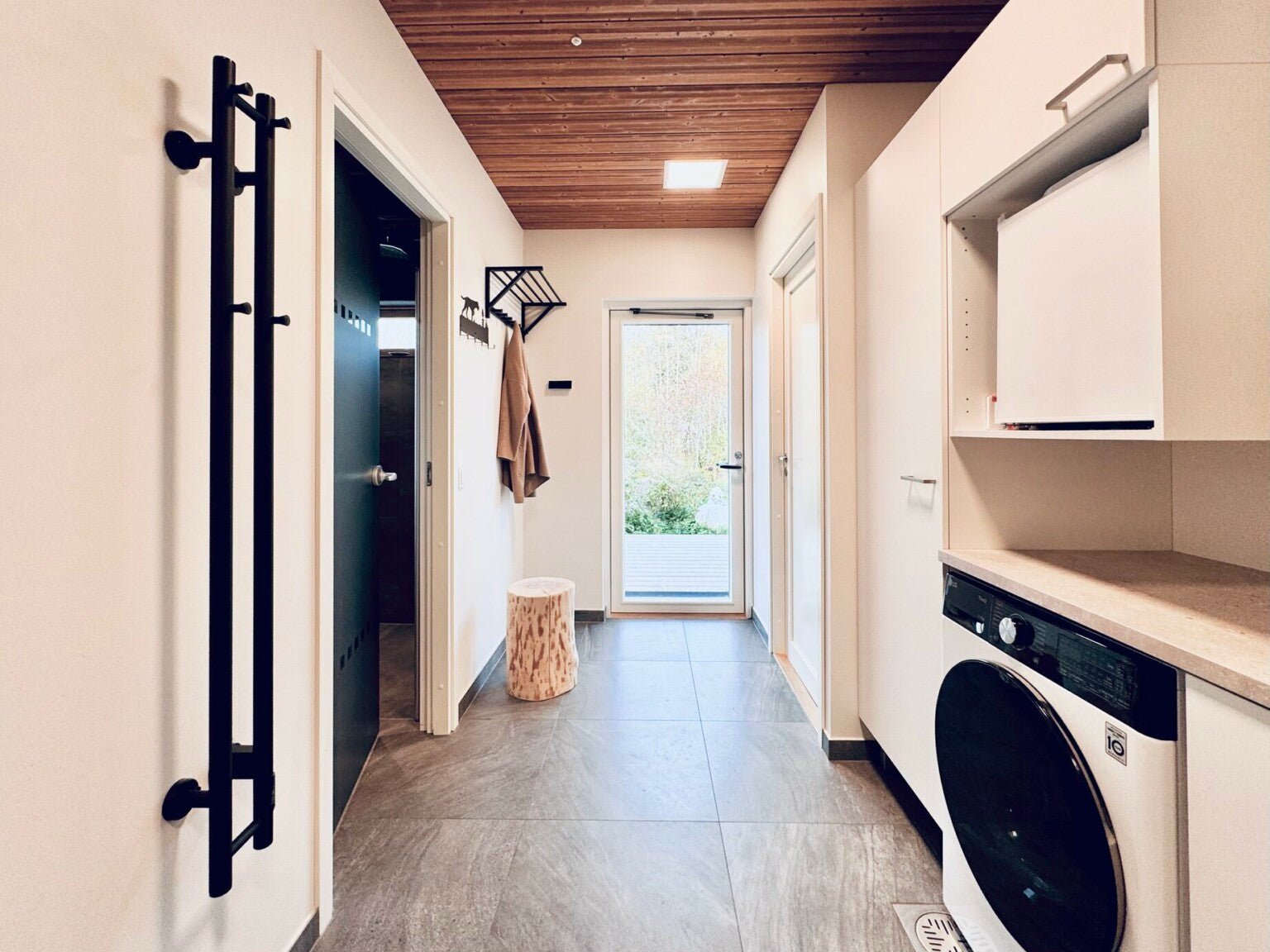 Painel KASKI 17x92 (Pinho Termomodificado) – Pacote de 6 peças - Saunamo