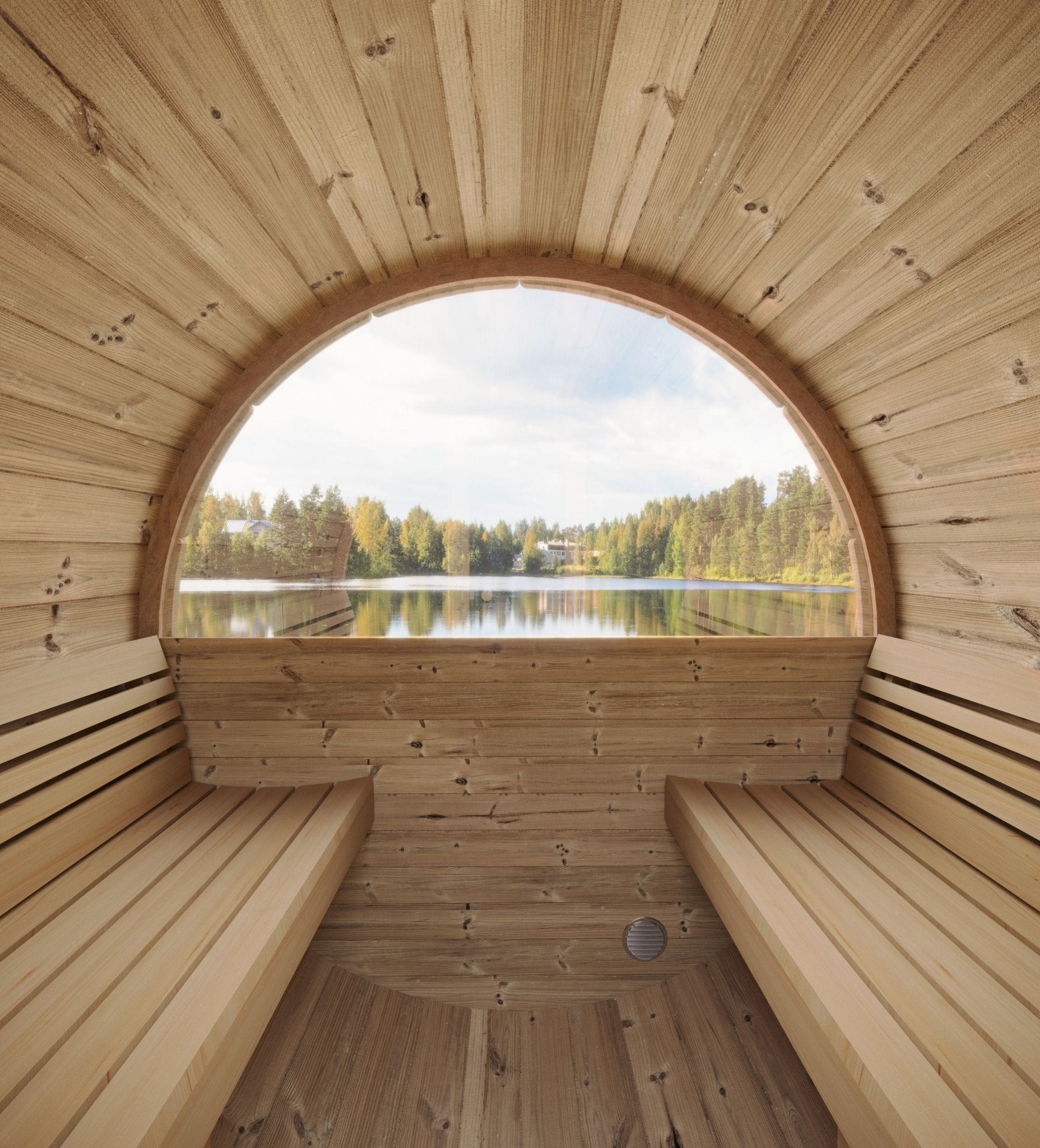 Sauna Exterior Ergo em ambiente natural com vista para lago.