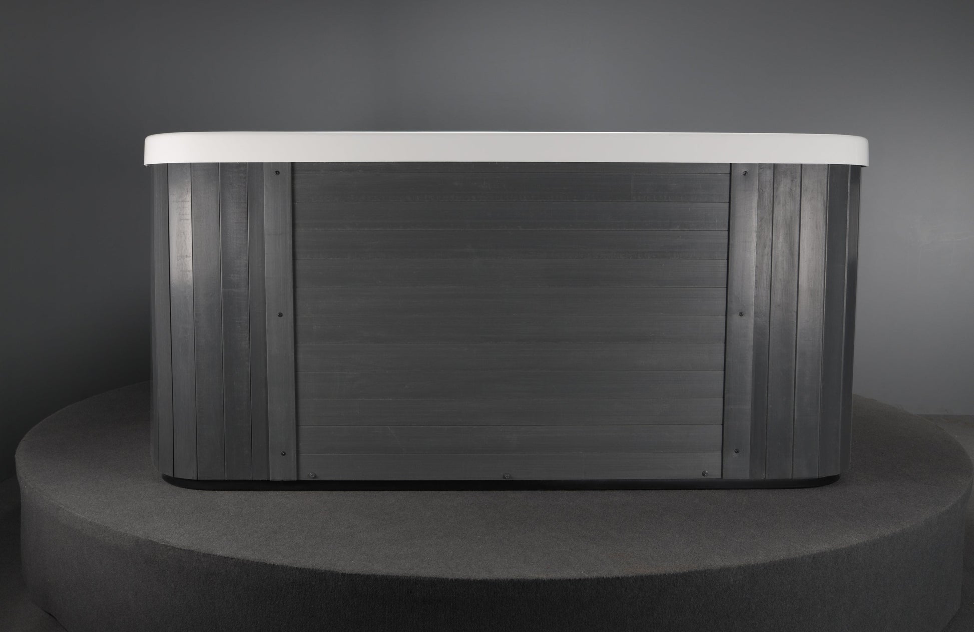 Jacuzzi Exterior Vellamo S em design minimalista.