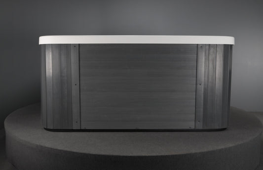 Jacuzzi Exterior Vellamo S em design minimalista.